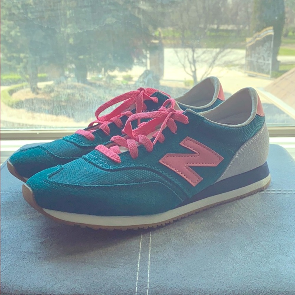 New Balance retro sneakers. Size 38.5